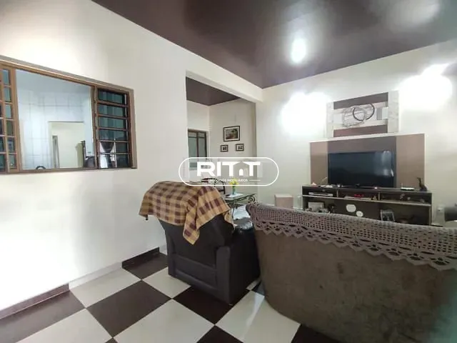 Casa com 301m² 3 quartos e 1 banheiro, à venda, no bairro Jardim Portugal em Valinhos