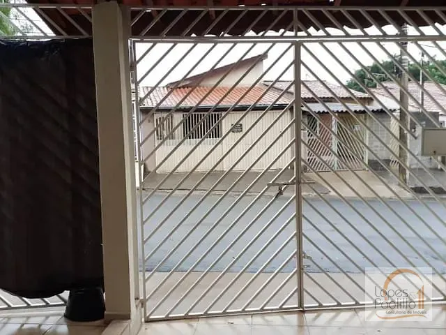 Casa com 150m² 2 quartos e 2 banheiros, à venda, no bairro Jardim Alvinópolis em Atibaia