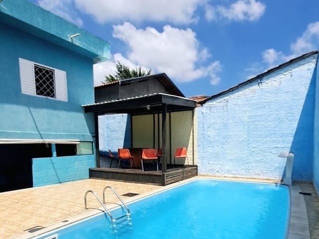 Casa com 250m² 3 quartos e 1 banheiro, à venda, no bairro Jardim Sonia Maria em Taubaté
