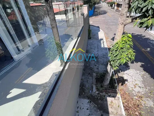 Casa com 250m² 4 quartos e 4 banheiros, à venda, no bairro Conjunto Residencial Trinta e Um de Março em São José dos Campos