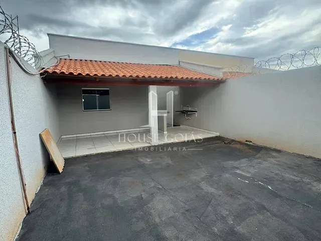 Casa com 180m² 2 quartos e 2 banheiros, à venda, no bairro Parque Los Angeles 1ª Etapa em Goianira