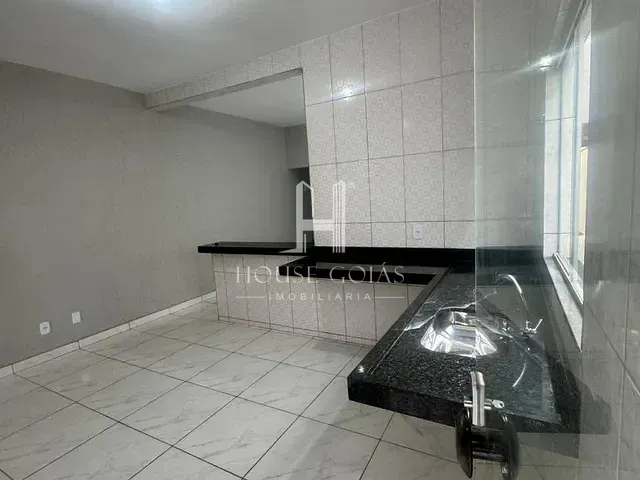 Casa com 180m² 2 quartos e 2 banheiros, à venda, no bairro Parque Los Angeles 1ª Etapa em Goianira