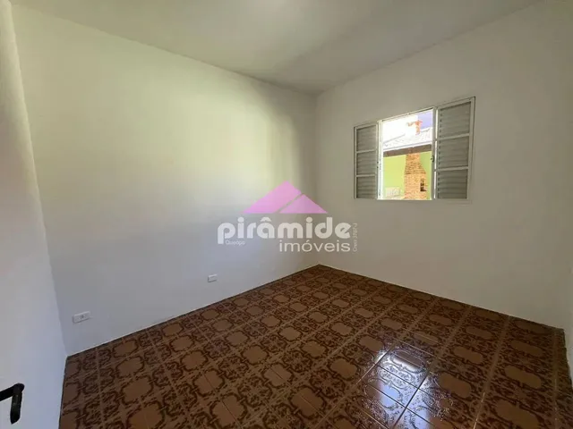 Casa com 250m² 4 quartos e 2 banheiros, à venda, no bairro Residencial União em São José Dos Campos