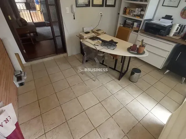 Casa com 360m² 4 quartos e 3 banheiros, à venda, no bairro Parque São Caetano em Campos dos Goytacazes