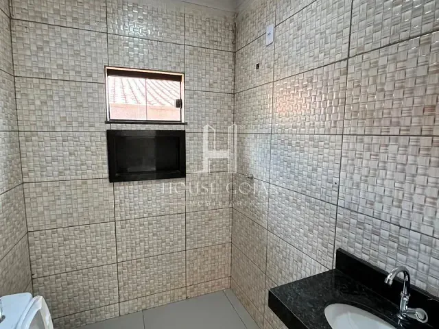 Casa com 360m² 3 quartos e 2 banheiros, à venda, no bairro Parque Los Angeles 1ª Etapa em Goianira