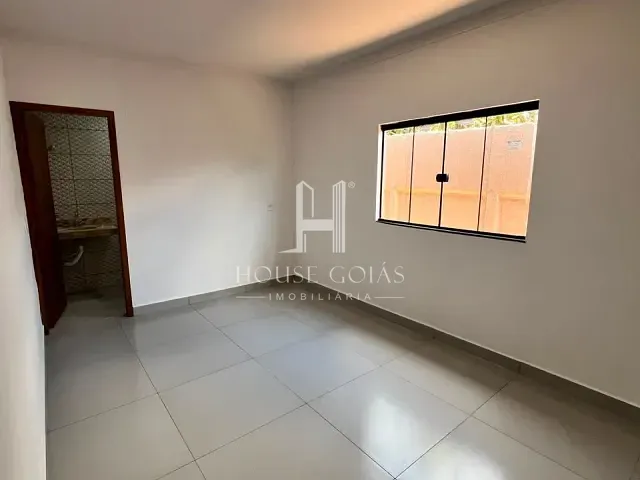 Casa com 360m² 3 quartos e 2 banheiros, à venda, no bairro Parque Los Angeles 1ª Etapa em Goianira