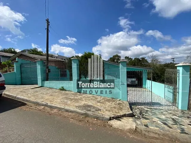 Casa com 312m² 2 quartos e 1 banheiro, à venda, no bairro Periquitos em Ponta Grossa