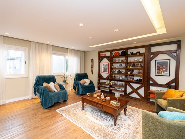 Casa com 231m² 3 quartos e 3 banheiros, à venda, no bairro Laranjal em Pelotas