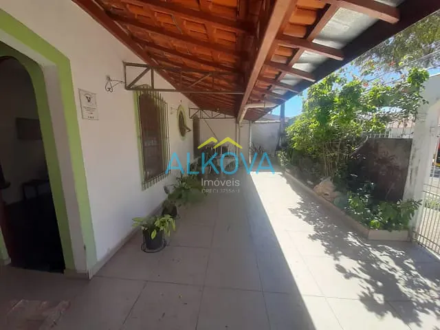 Casa com 250m² 3 quartos e 2 banheiros, à venda, no bairro Jardim Satélite em São José dos Campos