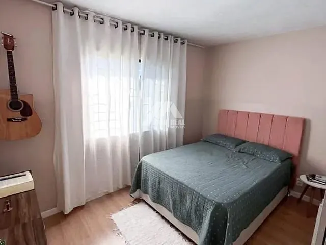 Casa com 490m² 3 quartos e 2 banheiros, à venda, no bairro Uvaranas em Ponta Grossa