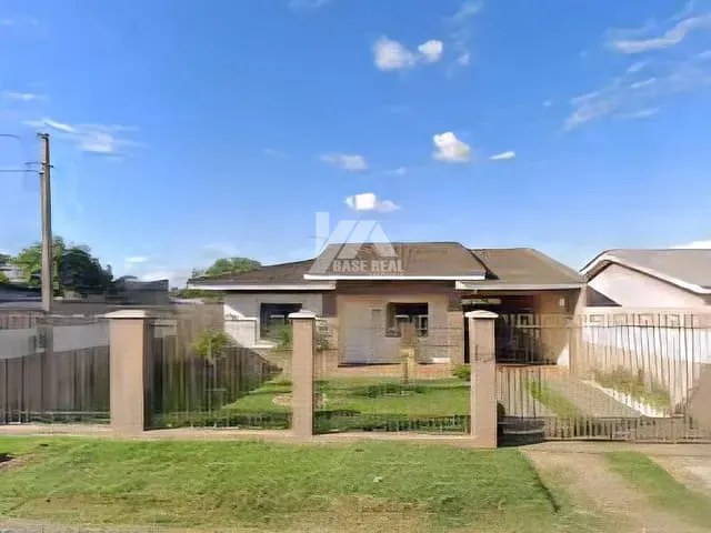 Casa com 490m² 3 quartos e 2 banheiros, à venda, no bairro Uvaranas em Ponta Grossa