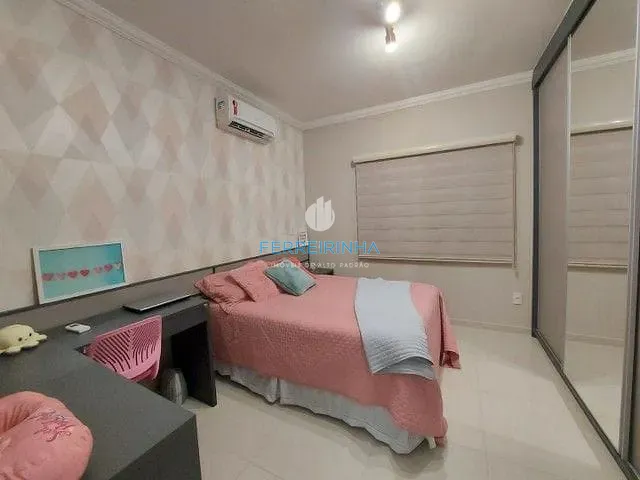 Casa com 250m² 4 quartos e 5 banheiros, à venda, no bairro Urbanova VII em São José dos Campos