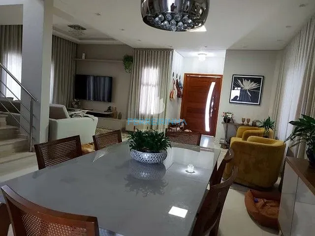 Casa com 250m² 4 quartos e 5 banheiros, à venda, no bairro Urbanova VII em São José dos Campos