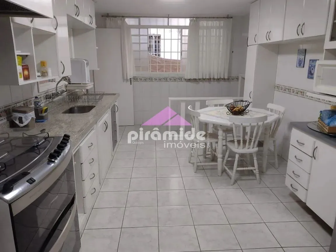 Casa, 3 quartos, 240 m² - Foto 30