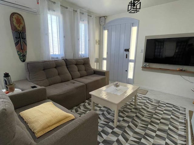 Casa 3 quartos e 3 banheiros, à venda, no bairro Areal em Pelotas