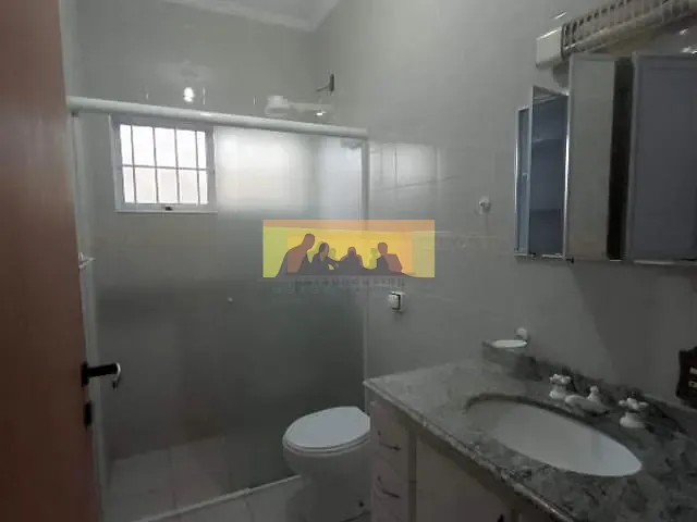 Casa com 300m² 4 quartos e 3 banheiros, para alugar, no bairro Jardim Santa Genebra II (Barao Geraldo) em Campinas