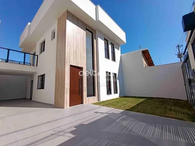 Casa com 208m² 3 quartos e 3 banheiros, à venda, no bairro Planalto em Belo Horizonte