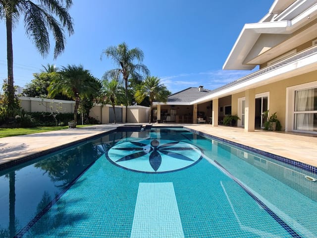 Casa com 980m² 5 quartos e 8 banheiros, à venda, no bairro Jardim das Colinas em São José dos Campos