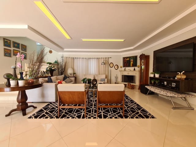 Casa com 980m² 5 quartos e 8 banheiros, à venda, no bairro Jardim das Colinas em São José dos Campos