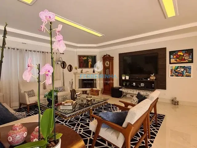 Casa com 980m² 5 quartos e 8 banheiros, à venda, no bairro Jardim das Colinas em São José dos Campos