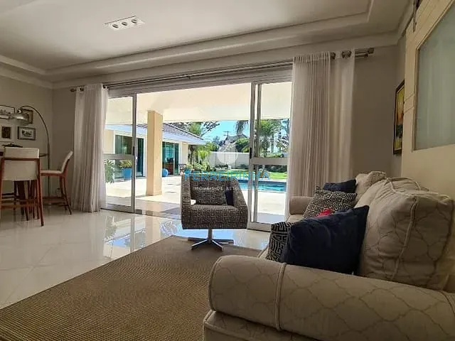 Casa com 980m² 5 quartos e 8 banheiros, à venda, no bairro Jardim das Colinas em São José dos Campos