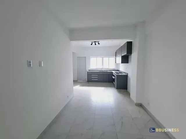 Casa 3 quartos e 3 banheiros, para alugar, no bairro Vargem Pequena em Rio de Janeiro