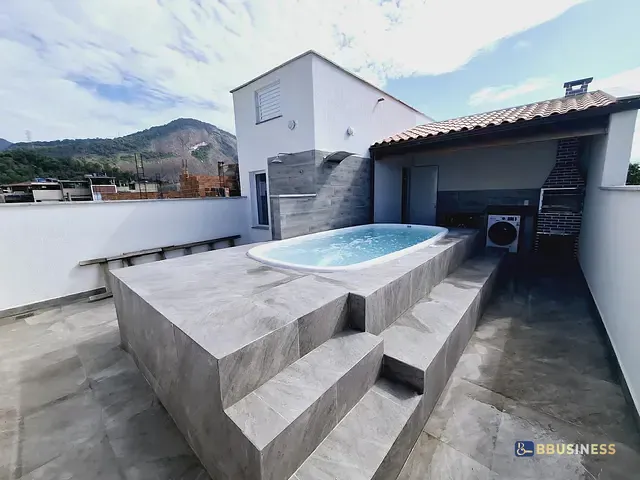 Casa 3 quartos e 3 banheiros, para alugar, no bairro Vargem Pequena em Rio de Janeiro