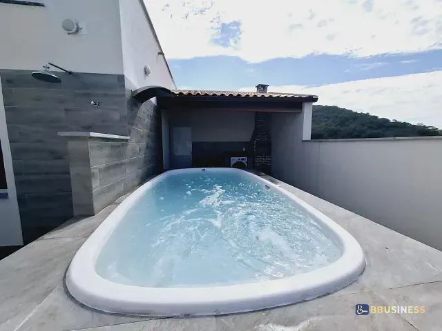 Casa 3 quartos e 3 banheiros, para alugar, no bairro Vargem Pequena em Rio de Janeiro