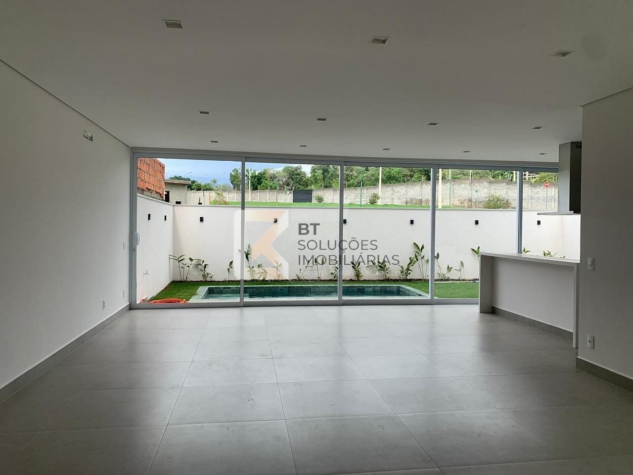 Casa, 3 quartos, 259 m² - Foto 1