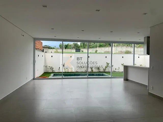 Casa com 300m² 3 quartos e 4 banheiros, à venda, no bairro RESIDENCIAL LONDON PARK em INDAIATUBA