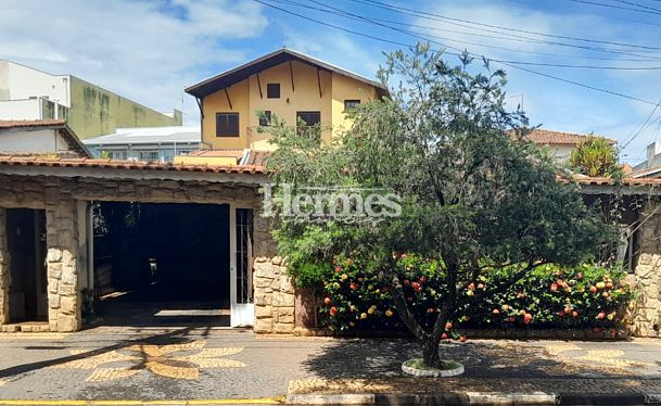 Casa, 3 quartos, 259 m² - Foto 1