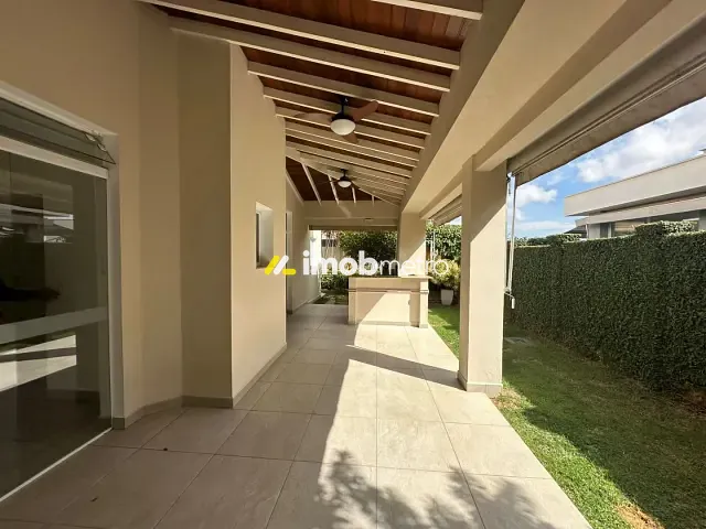 Casa com 390m² 4 quartos e 6 banheiros, para alugar, no bairro Loteamento Alphaville Campinas em Campinas