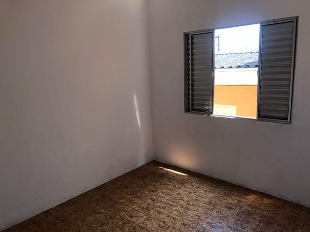 Casa com 300m² 5 quartos e 7 banheiros, à venda, no bairro Jardim das Flores em Osasco