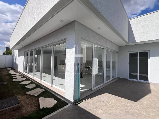 Casa com 420m² 3 quartos e 1 banheiro, à venda, no bairro Residencial Goiânia Golfe Clube em Goiânia