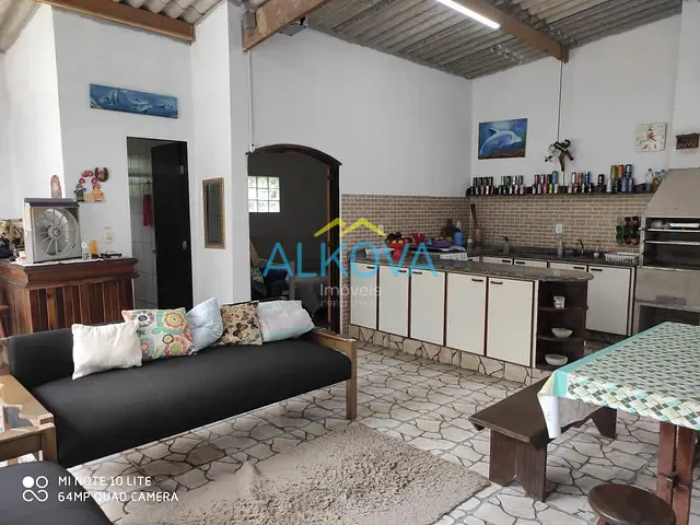 Casa com 380m² 2 quartos e 2 banheiros, à venda, no bairro Massaguaçu em Caraguatatuba