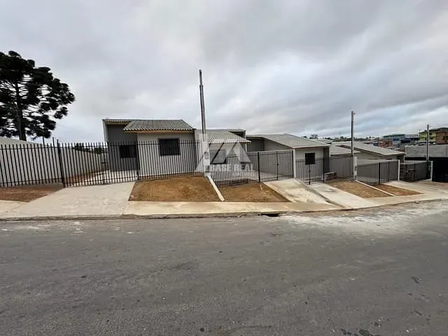 Casa 2 quartos e 1 banheiro, à venda, no bairro Contorno em Ponta Grossa