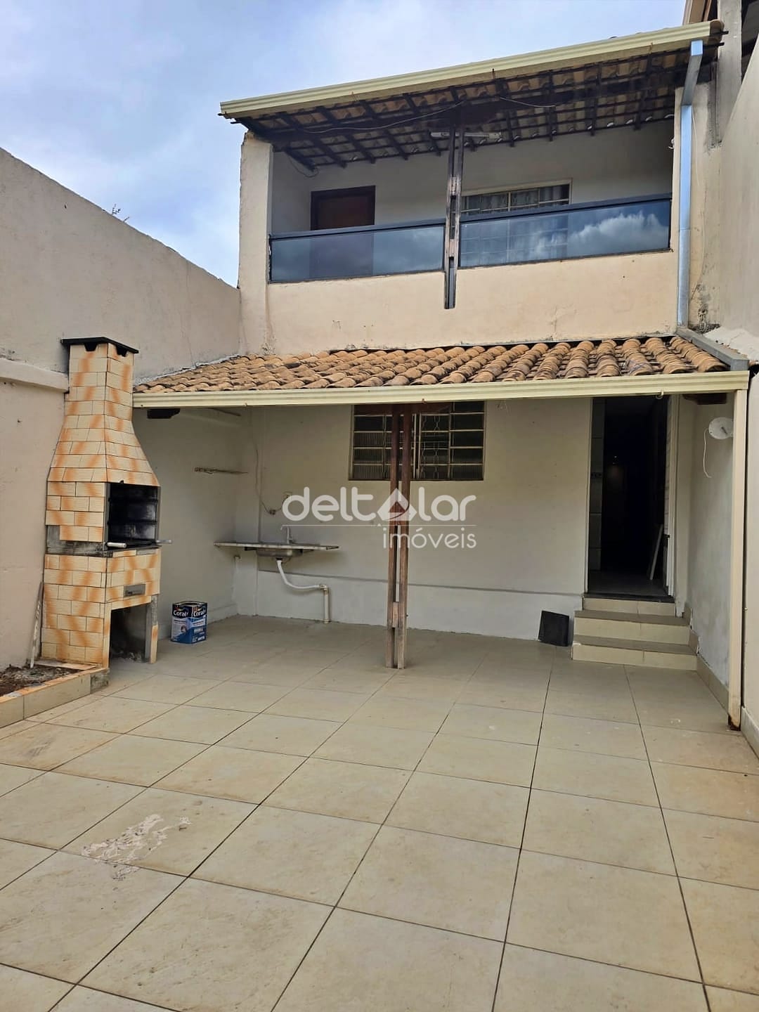 Casa para alugar com 4 quartos, 195m² - Foto 1