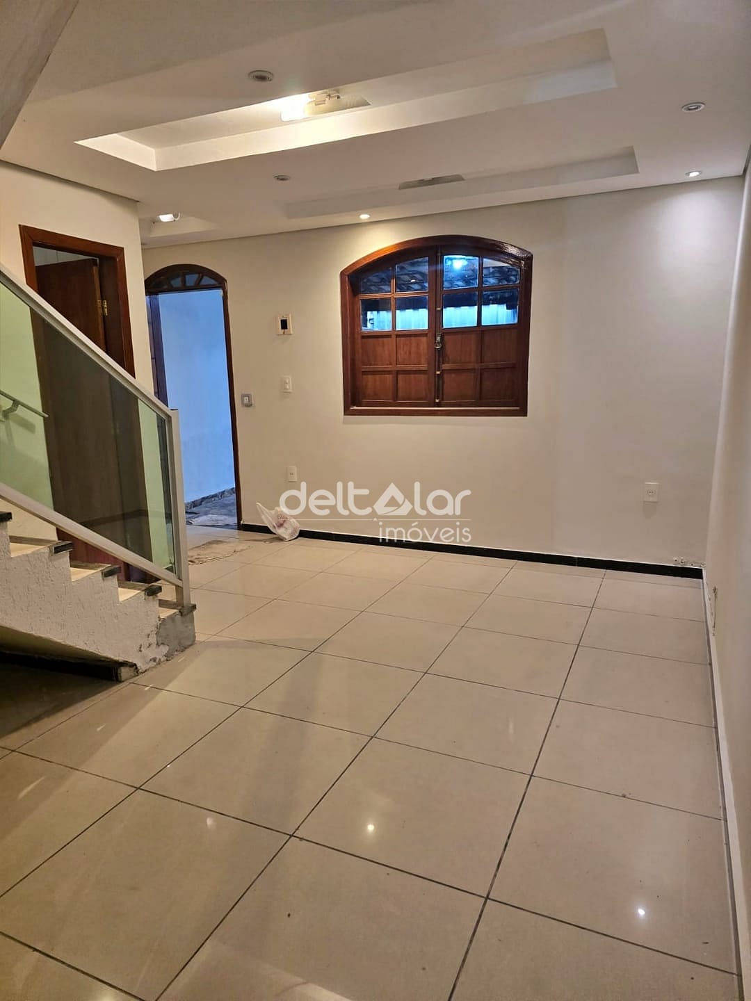 Casa para alugar com 4 quartos, 195m² - Foto 2