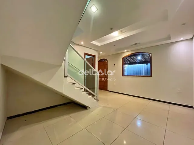 Casa com 195m² 4 quartos e 3 banheiros, para alugar, no bairro Floramar em Belo Horizonte