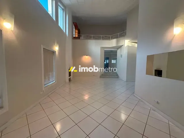 Casa com 740m² 3 quartos e 6 banheiros, para alugar, no bairro Alphaville em Campinas