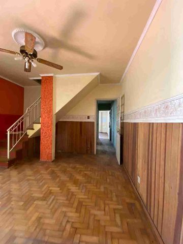 Casa 5 quartos e 3 banheiros, à venda, no bairro Centro em Pelotas
