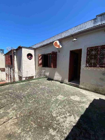 Casa 5 quartos e 3 banheiros, à venda, no bairro Centro em Pelotas