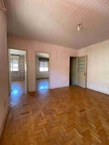 Casa 5 quartos e 3 banheiros, à venda, no bairro Centro em Pelotas