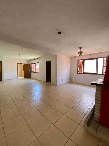 Casa 5 quartos e 3 banheiros, à venda, no bairro Centro em Pelotas