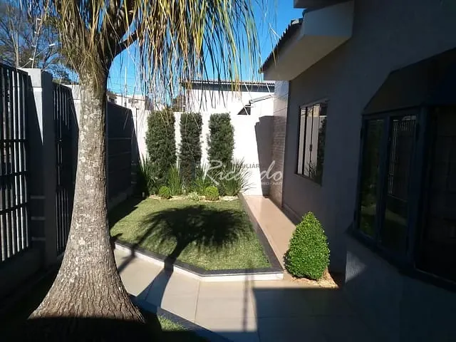 Casa com 360m² 3 quartos e 3 banheiros, à venda, no bairro Vila Nova em Arapongas