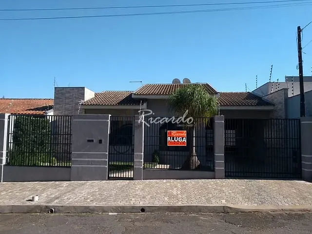 Casa com 360m² 3 quartos e 3 banheiros, à venda, no bairro Vila Nova em Arapongas