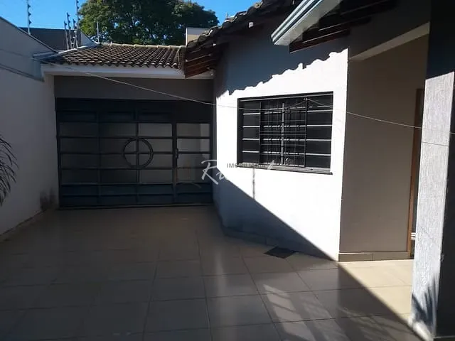 Casa com 360m² 3 quartos e 3 banheiros, à venda, no bairro Vila Nova em Arapongas