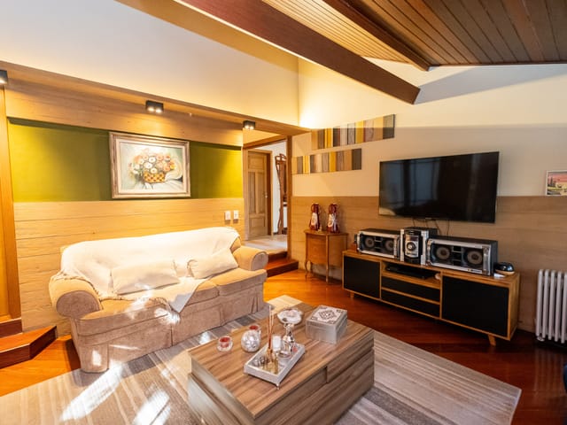 Casa com 1500m² 3 quartos e 6 banheiros, à venda, no bairro Laranjal em Pelotas