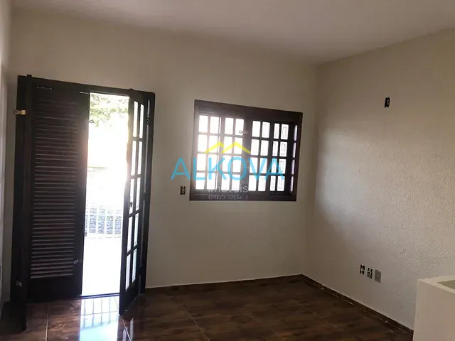 Casa à venda ou para alugar, no bairro Jardim América em São José dos Campos