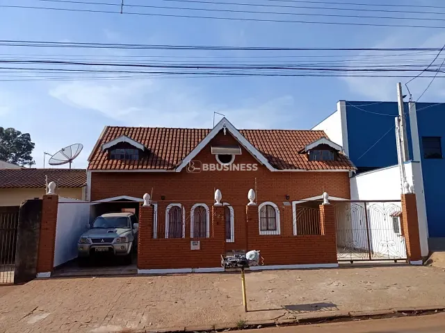Casa com 300m² 5 quartos e 3 banheiros, à venda, no bairro Parque Manoel de Vasconcelos em Sumaré
